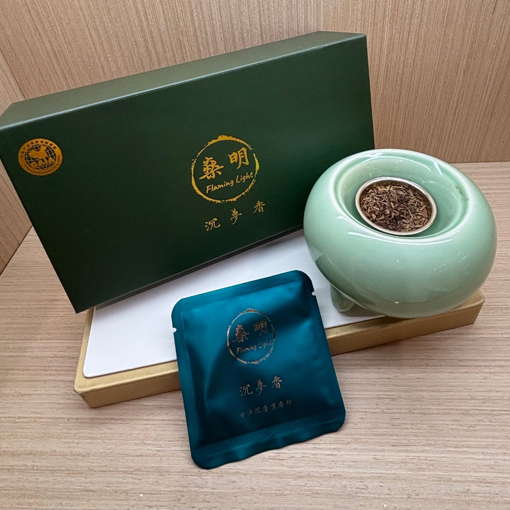 0430 CTM 直播尊享 : 燊明沉香文化會館 沉夢香 (碎粒+粉末) (1克 x 10 小包 / 盒)