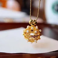天然珍珠鑲嵌繡球頸鍊及吊墜